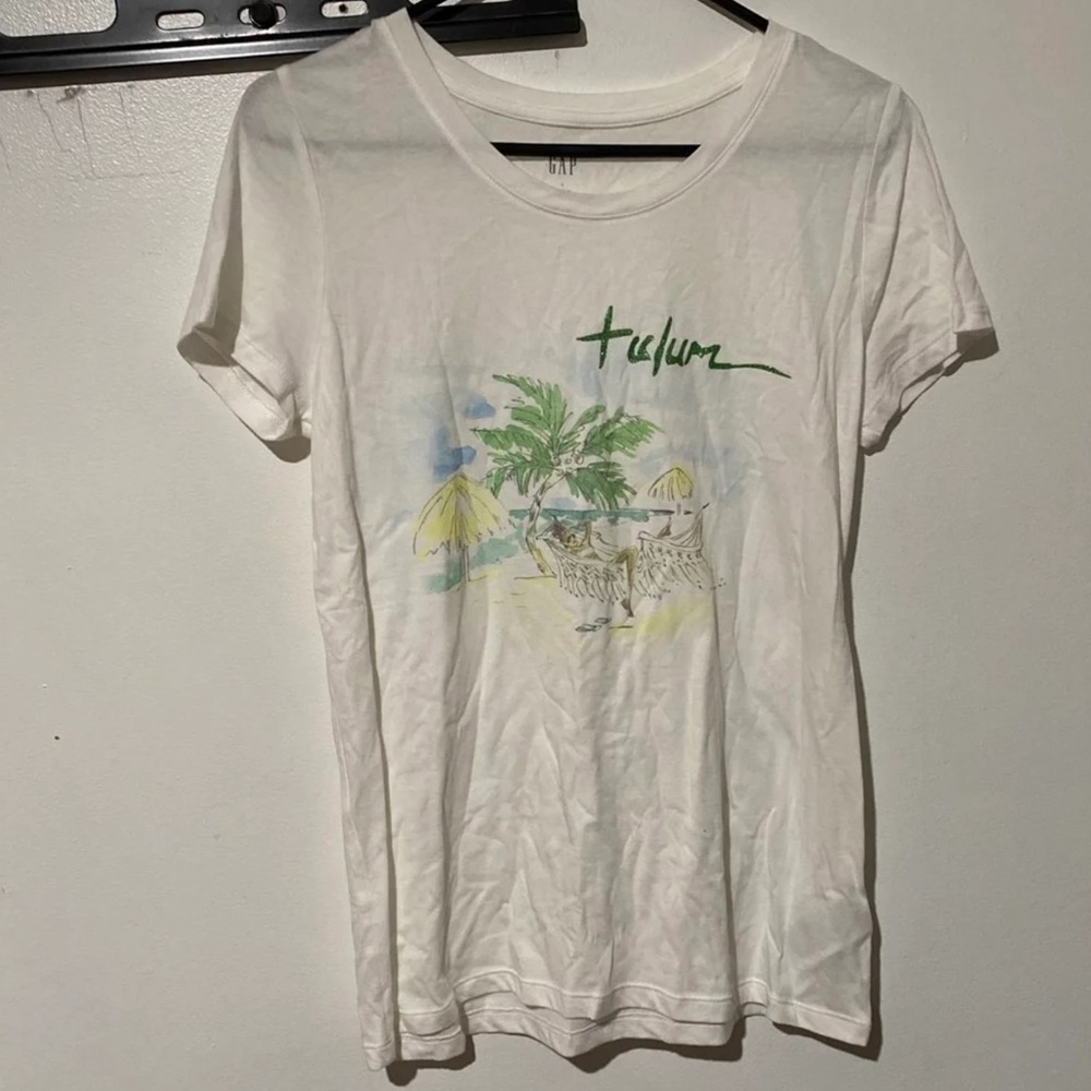 SOLD - GAP t-shirt